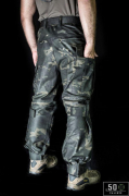 calça multicam com joelheira